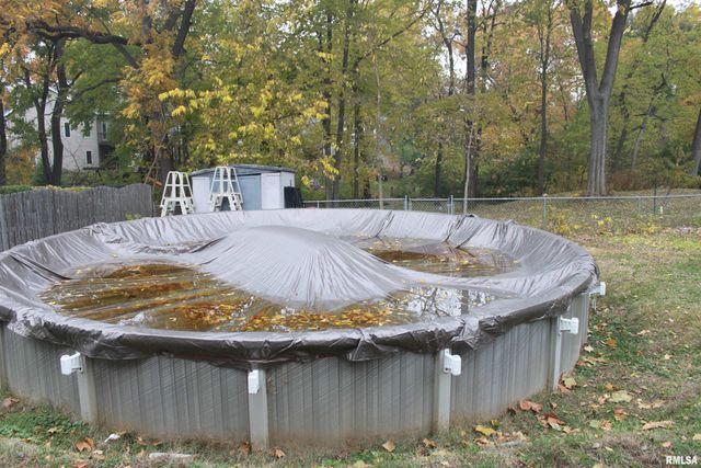 2122 CODY Street, Bettendorf, IA 52722