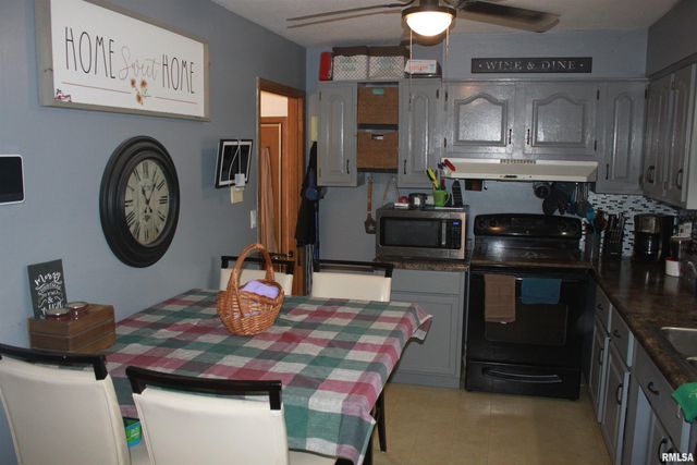 2122 CODY Street, Bettendorf, IA 52722