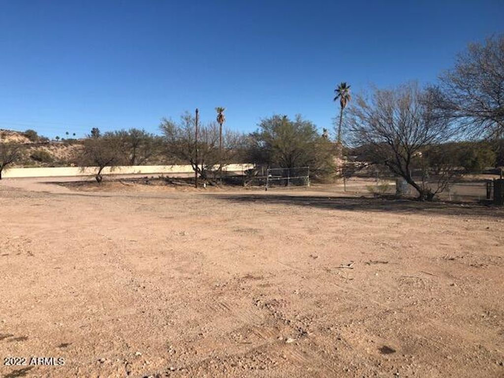 00 Sunflower Avenue 2, Wickenburg, AZ 85390 — photo 2