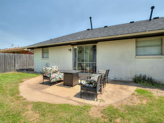 1317 Regency Boulevard, Moore, OK 73160