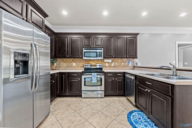 17043 Cliff Drive, Athens, AL 35613