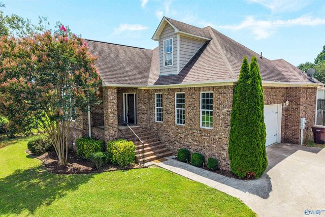 17043 Cliff Drive, Athens, AL 35613