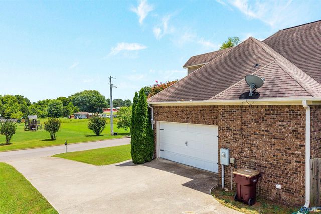 17043 Cliff Drive, Athens, AL 35613