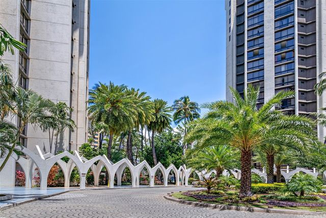 300 Wai Nani Way II2417, Honolulu, HI 96815