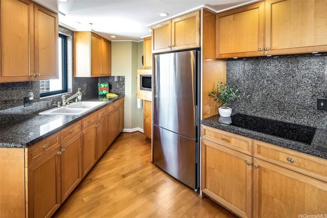 300 Wai Nani Way II2417, Honolulu, HI 96815