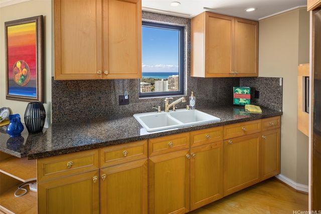 300 Wai Nani Way II2417, Honolulu, HI 96815