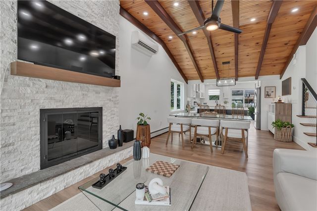 1067 Great Road, Lincoln, RI 02865