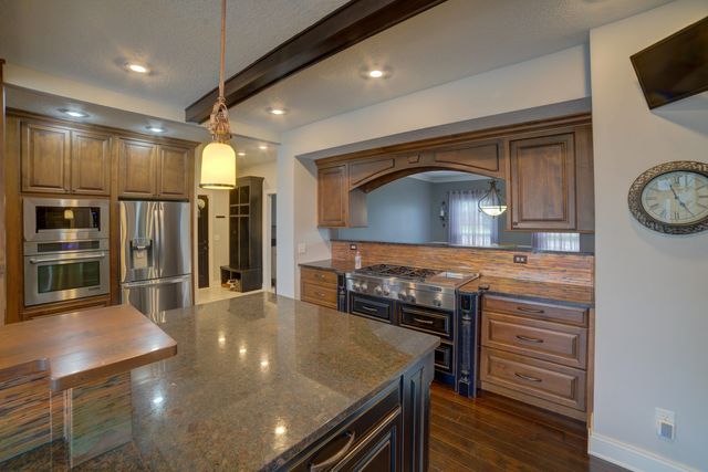 2267 Saint Andrews Circle, Bettendorf, IA 52722