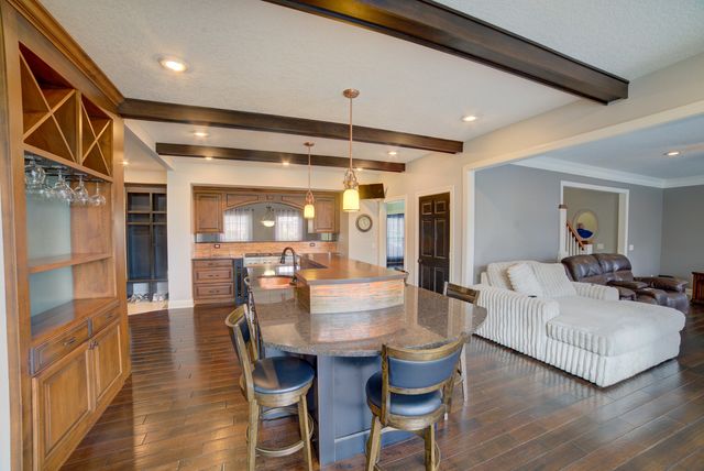 2267 Saint Andrews Circle, Bettendorf, IA 52722