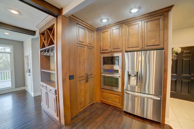 2267 Saint Andrews Circle, Bettendorf, IA 52722