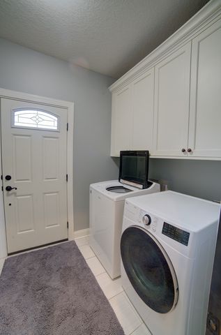 2267 Saint Andrews Circle, Bettendorf, IA 52722