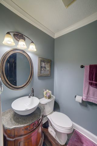 2267 Saint Andrews Circle, Bettendorf, IA 52722