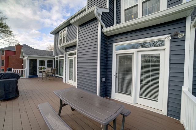 2267 Saint Andrews Circle, Bettendorf, IA 52722