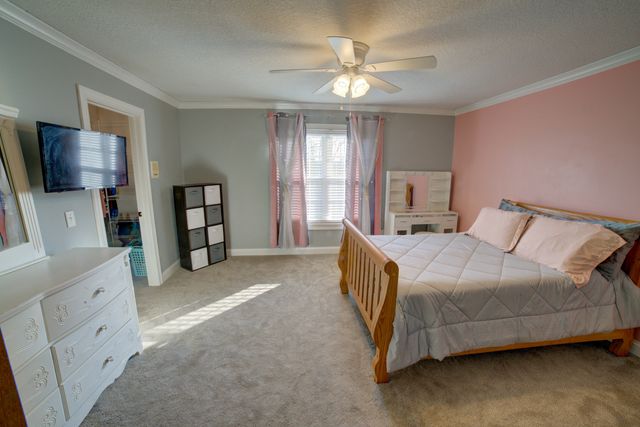 2267 Saint Andrews Circle, Bettendorf, IA 52722