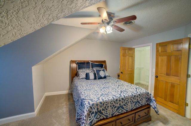2267 Saint Andrews Circle, Bettendorf, IA 52722
