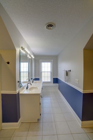 2267 Saint Andrews Circle, Bettendorf, IA 52722