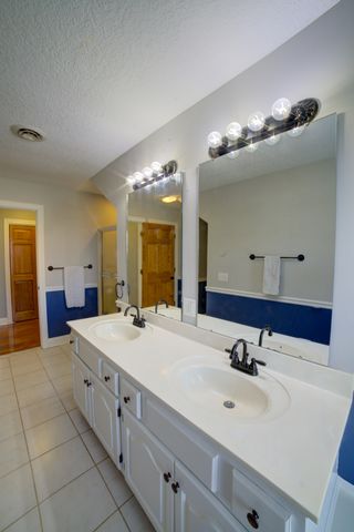 2267 Saint Andrews Circle, Bettendorf, IA 52722