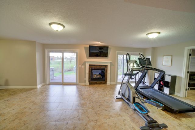 2267 Saint Andrews Circle, Bettendorf, IA 52722