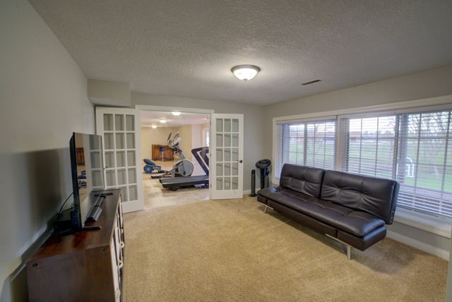 2267 Saint Andrews Circle, Bettendorf, IA 52722