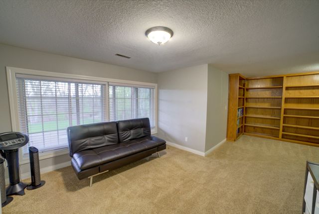 2267 Saint Andrews Circle, Bettendorf, IA 52722