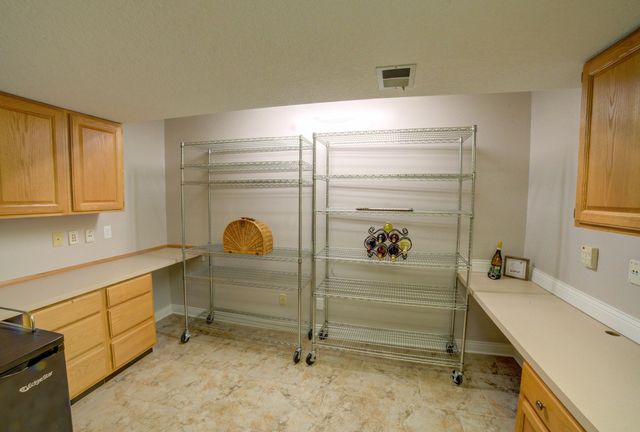 2267 Saint Andrews Circle, Bettendorf, IA 52722