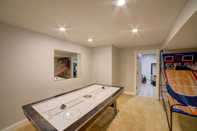 2267 Saint Andrews Circle, Bettendorf, IA 52722