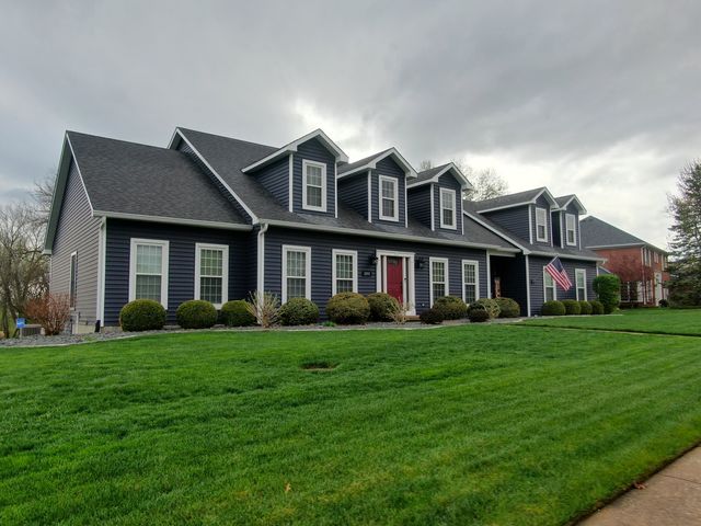 2267 Saint Andrews Circle, Bettendorf, IA 52722