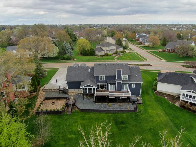 2267 Saint Andrews Circle, Bettendorf, IA 52722
