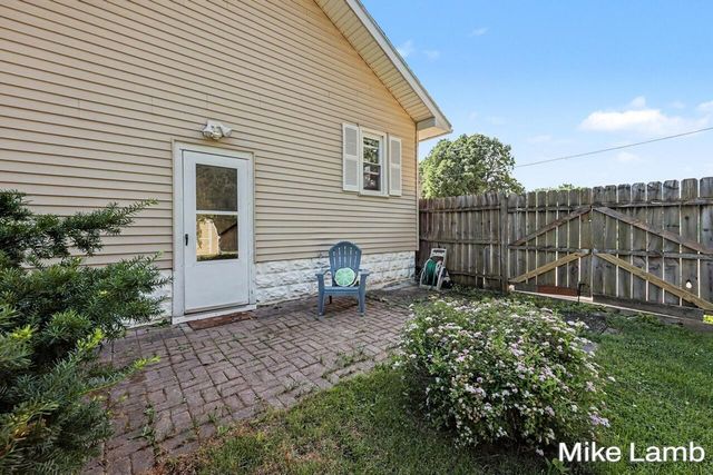 735 Van Buren Avenue, Grand Rapids, MI 49504