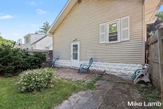 735 Van Buren Avenue, Grand Rapids, MI 49504