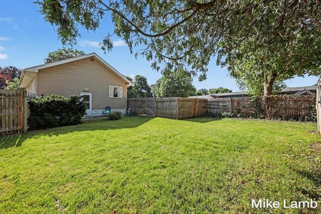 735 Van Buren Avenue, Grand Rapids, MI 49504