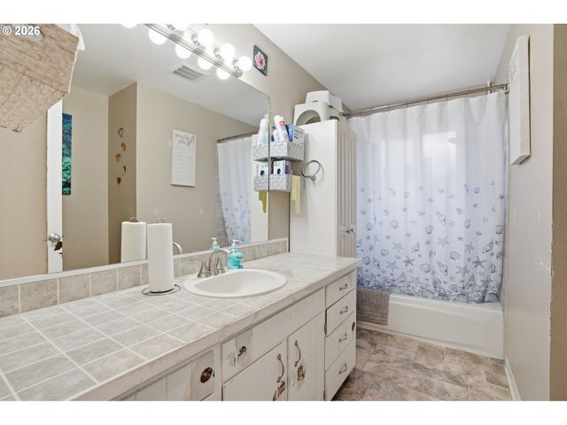 12815 Ne 13TH Ave, Vancouver, WA 98685