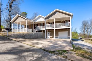 16446 Pin Oak Lane, Rogers, AR 72756