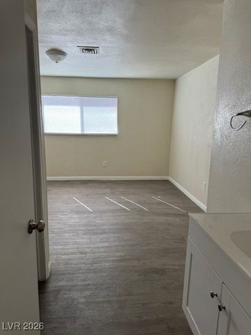 5116 Gray Lane G, Las Vegas, NV 89119