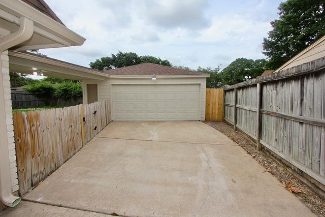 3015 Green Fields Drive, Sugar Land, TX 77479