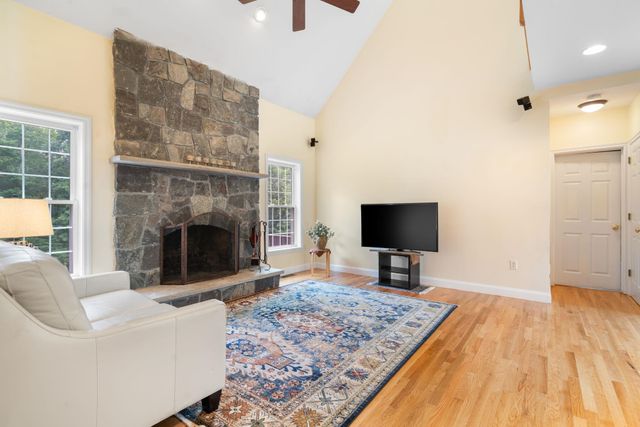 84 Searles Road, Windham, NH 03087