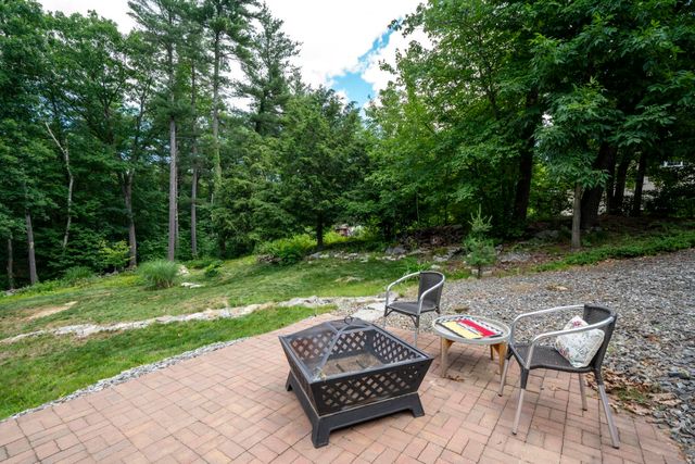 84 Searles Road, Windham, NH 03087