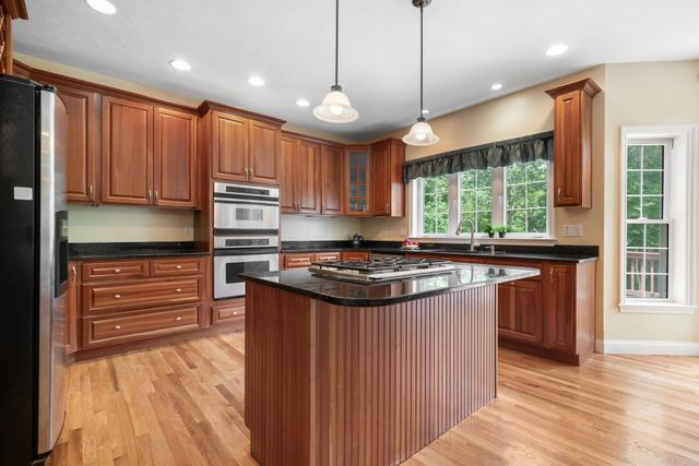 84 Searles Road, Windham, NH 03087