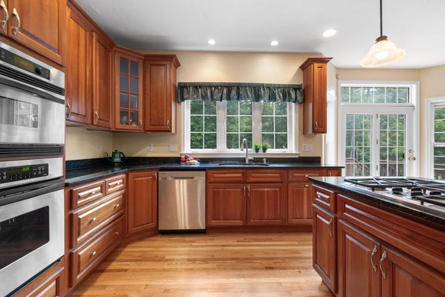 84 Searles Road, Windham, NH 03087