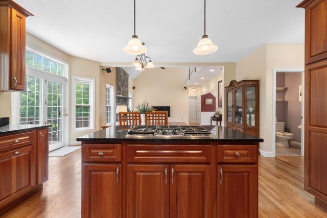 84 Searles Road, Windham, NH 03087