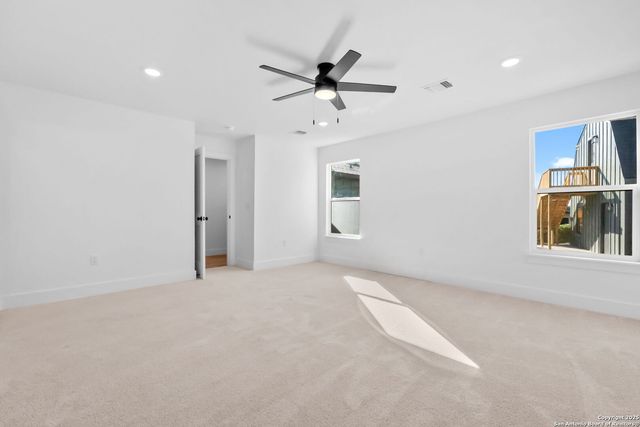 1264 S Academy Ave, New Braunfels, TX 78130