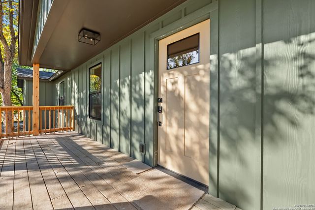 1264 S Academy Ave, New Braunfels, TX 78130