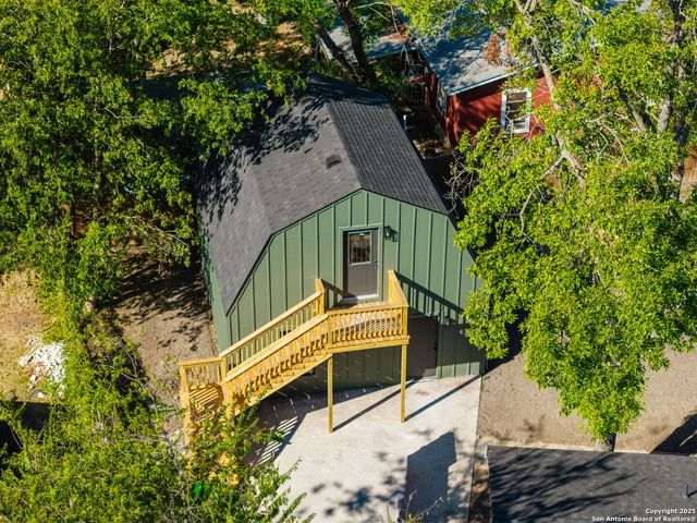 1264 S Academy Ave, New Braunfels, TX 78130