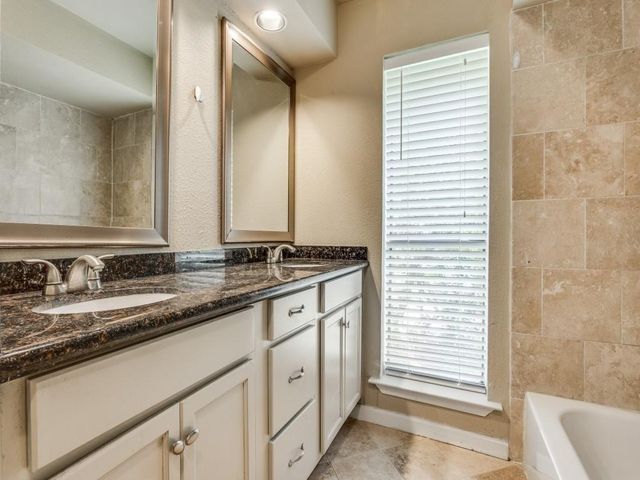 7701 Salzburg Drive, Rowlett, TX 75089
