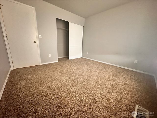 6451 STEAMER DR SE, Lacey, WA 98513