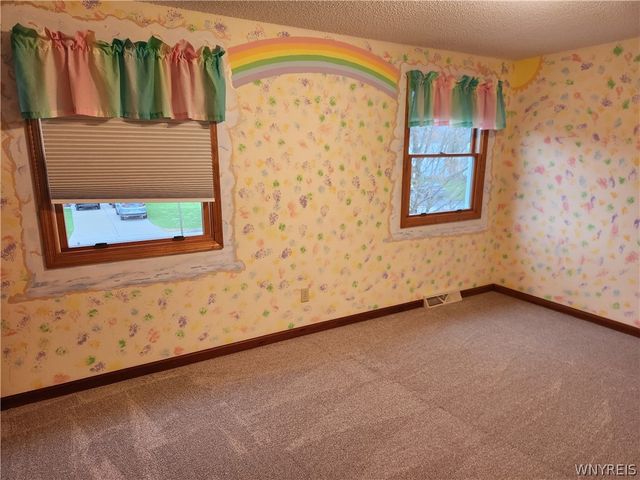 20 Peppermill Lane, Orchard Park, NY 14127