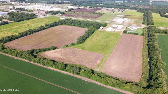 Julius Lucas Drive, Cleveland, MS 38732
