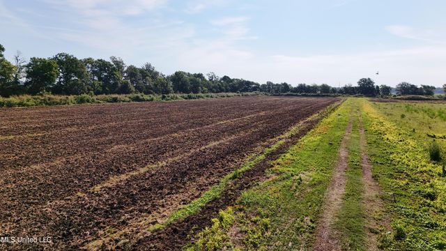Julius Lucas Drive, Cleveland, MS 38732
