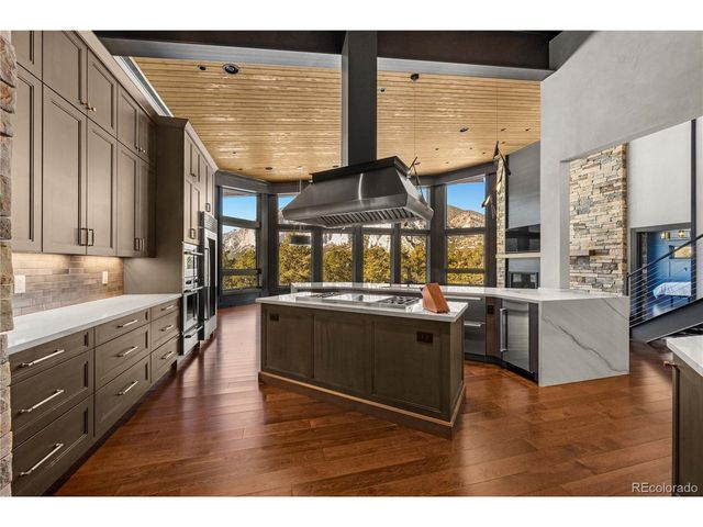 21261 Broadview Rd, Nathrop, CO 81236