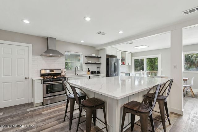 704 SEABROOK COVE Road, Jacksonville, FL 32211